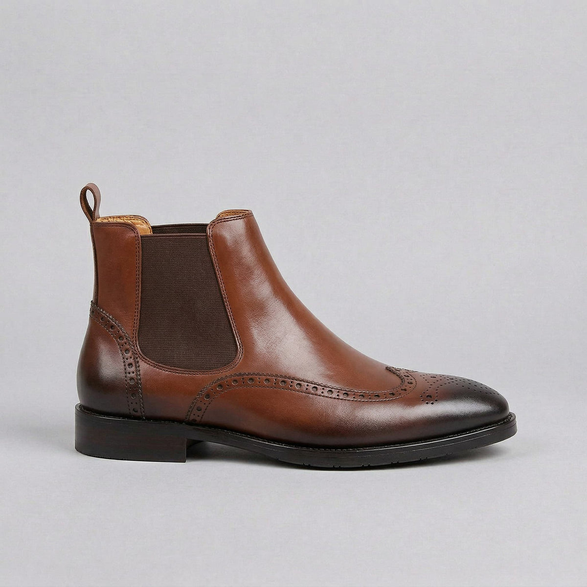 Botas Chelsea Clássicas Ashwicke com Bico Wingtip
