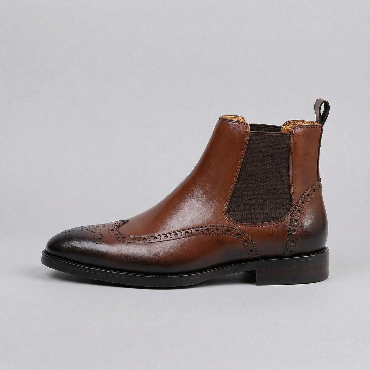 Botas Chelsea Clássicas Ashwicke com Bico Wingtip