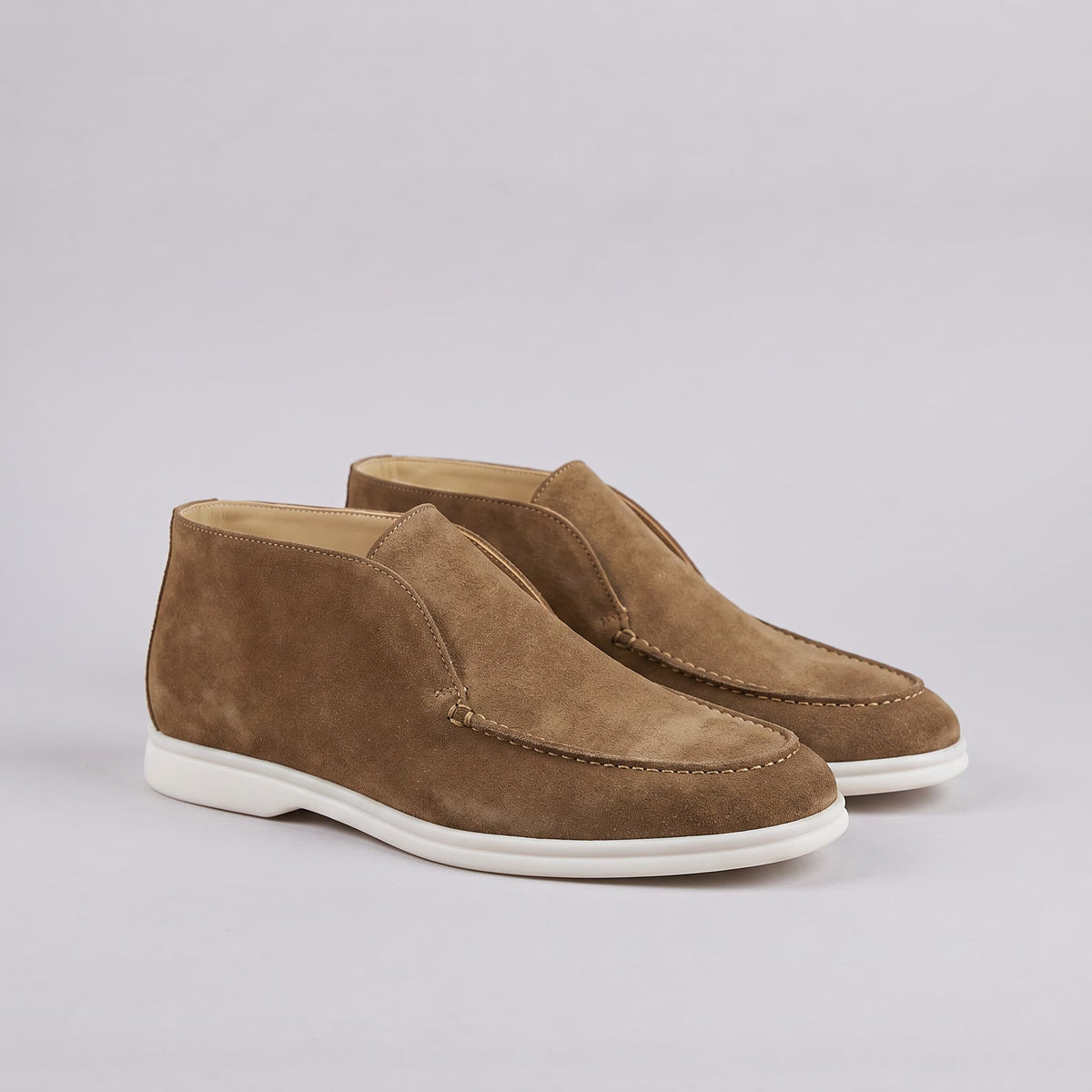 Mocassins Alston de Cano Alto – Estilo e Conforto a Cada Passo
