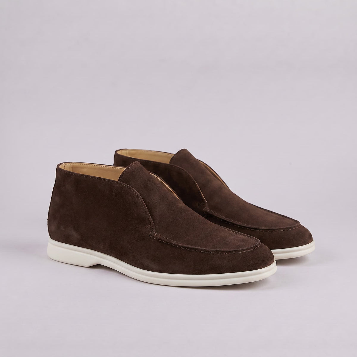 Mocassins Alston de Cano Alto – Estilo e Conforto a Cada Passo