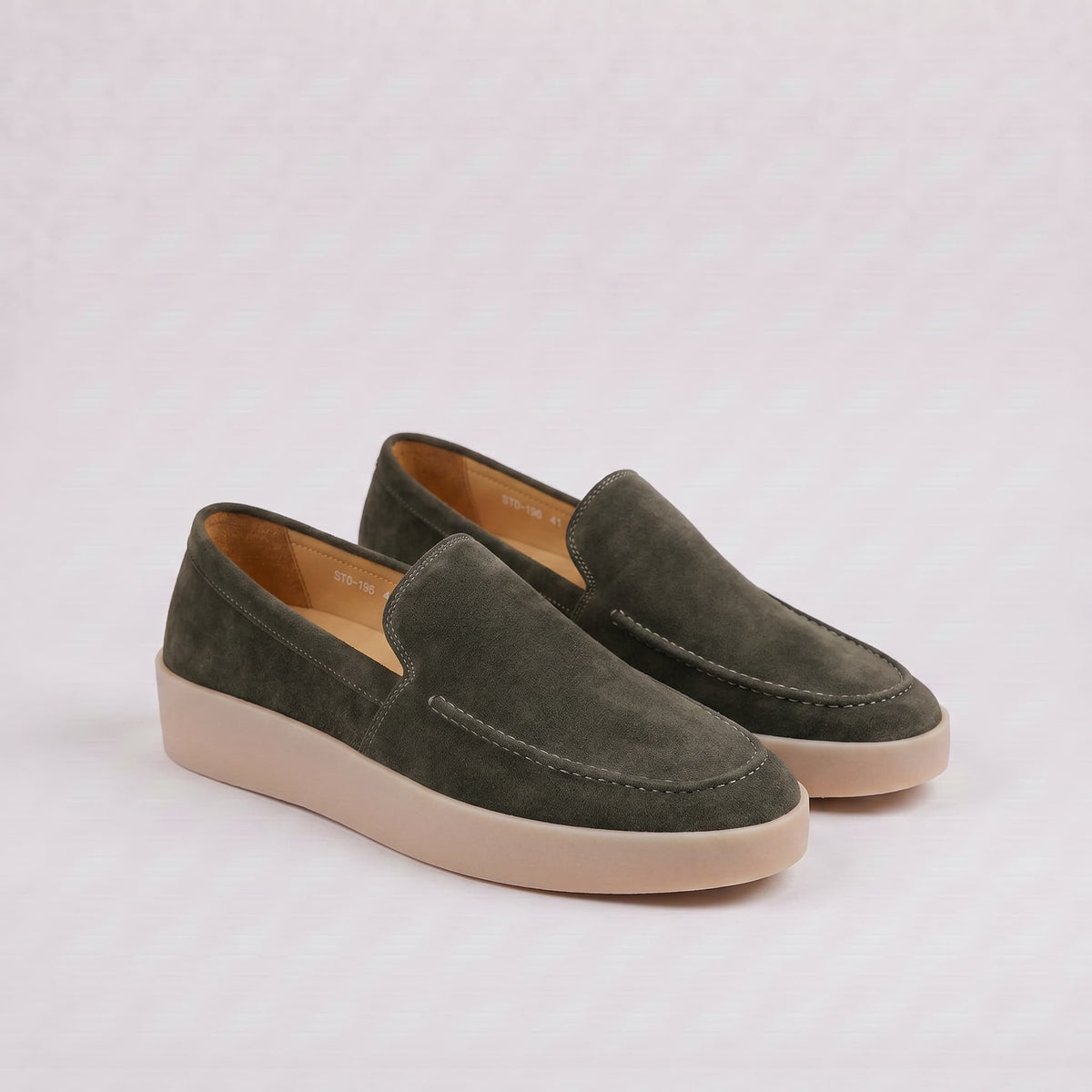 Mocassins de Camurça Forte – Conforto Luxuoso e Estilo Atemporal