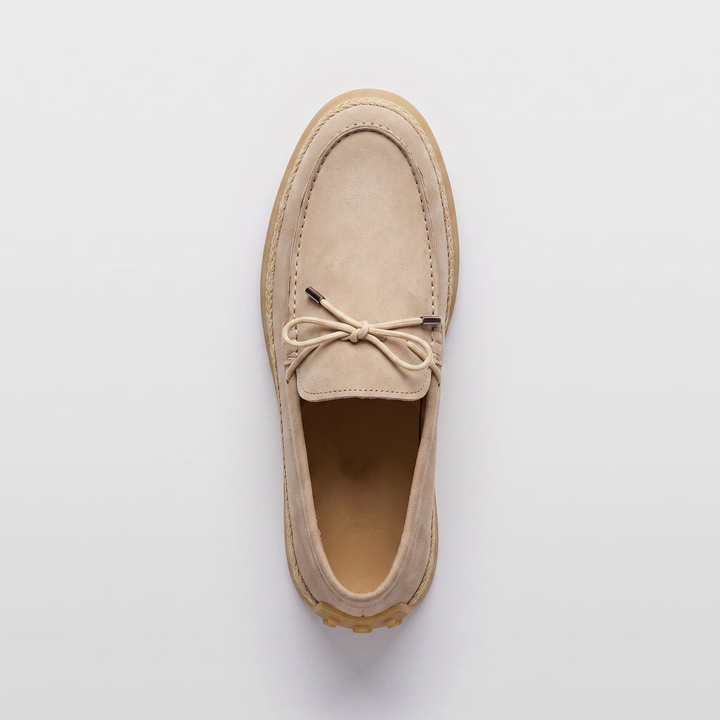 Mocassim Praiano Premium de Camurça com Laço – Sapato Slip-on Elegante