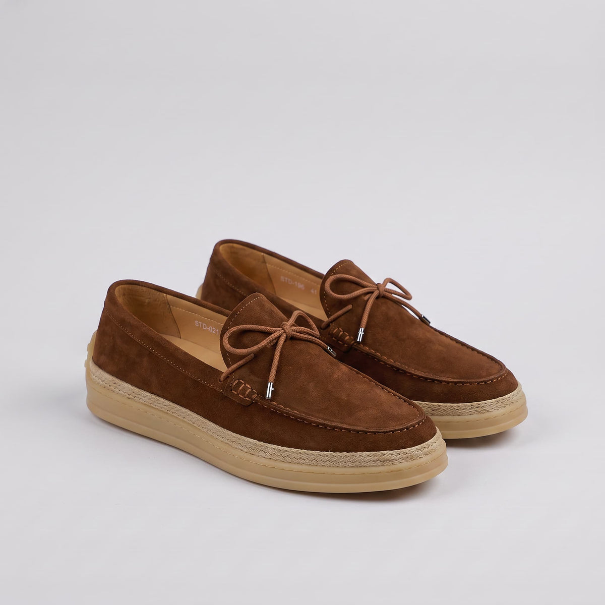 Mocassim Praiano Premium de Camurça com Laço – Sapato Slip-on Elegante