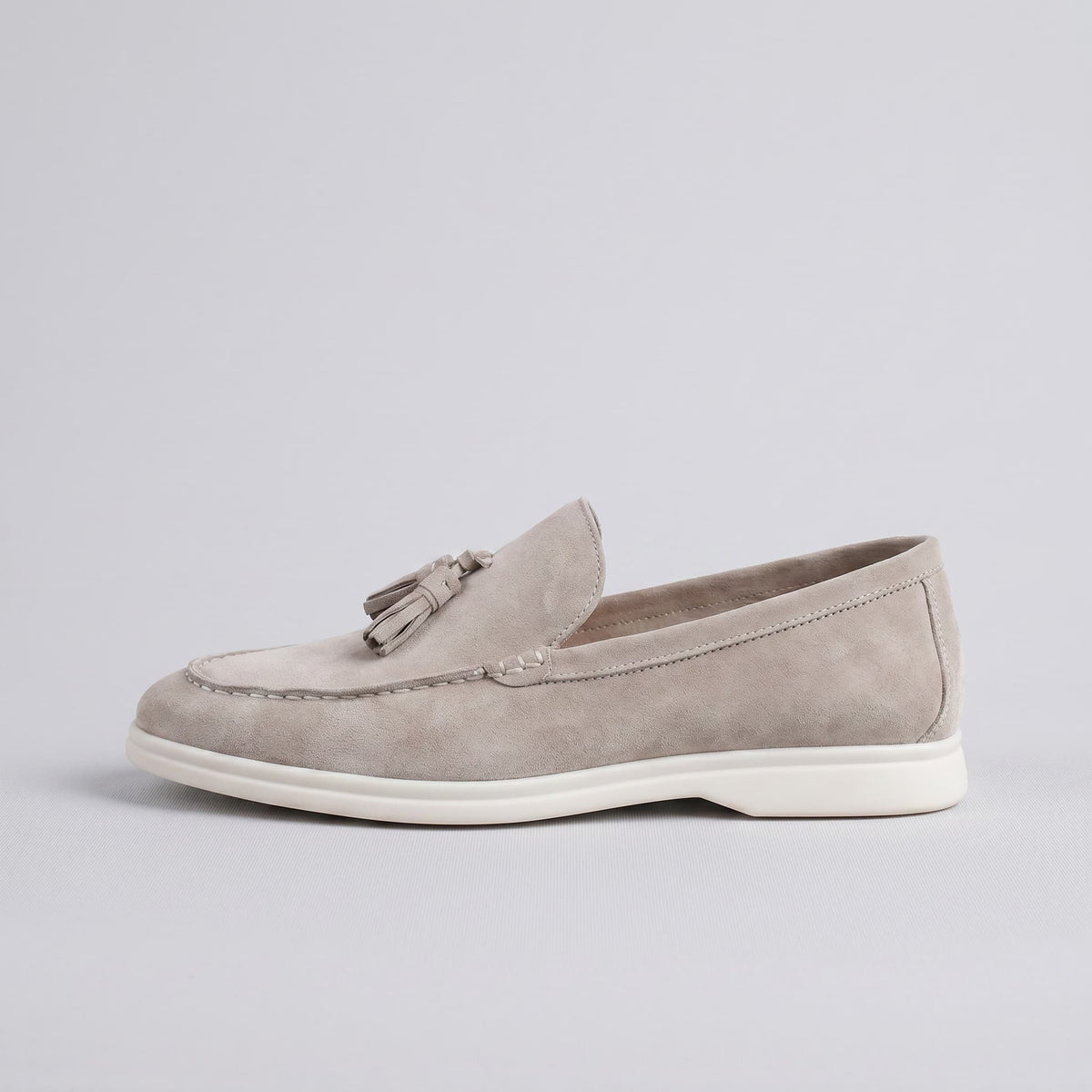 Mocassins de Camurça Capri – Conforto Atemporal e Estilo Sofisticado