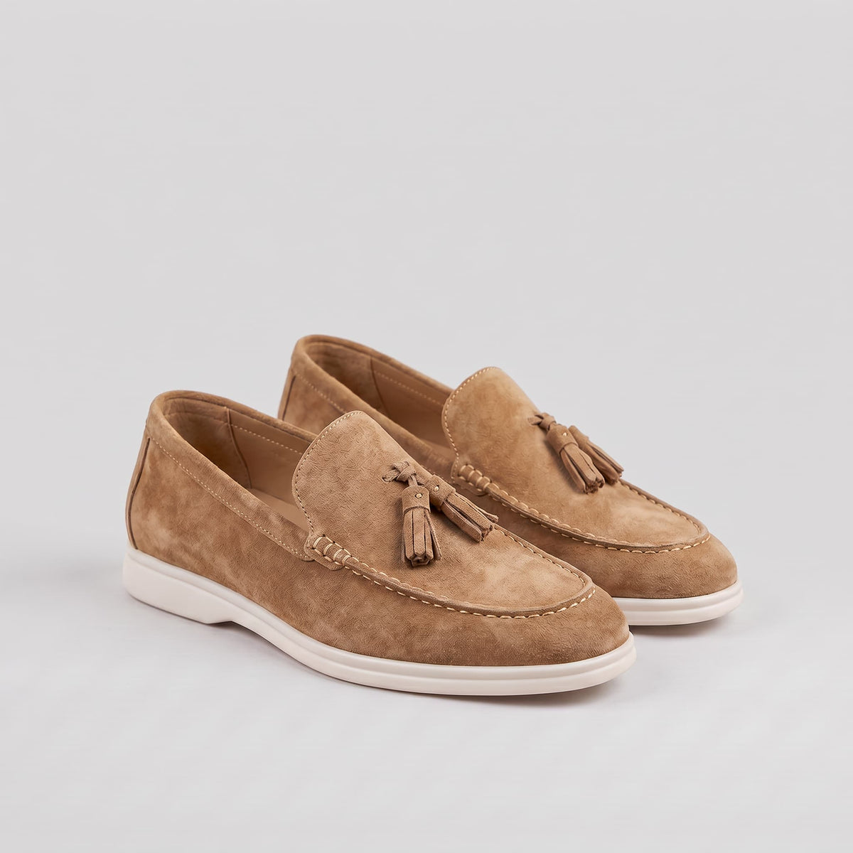 Mocassins de Camurça Capri – Conforto Atemporal e Estilo Sofisticado