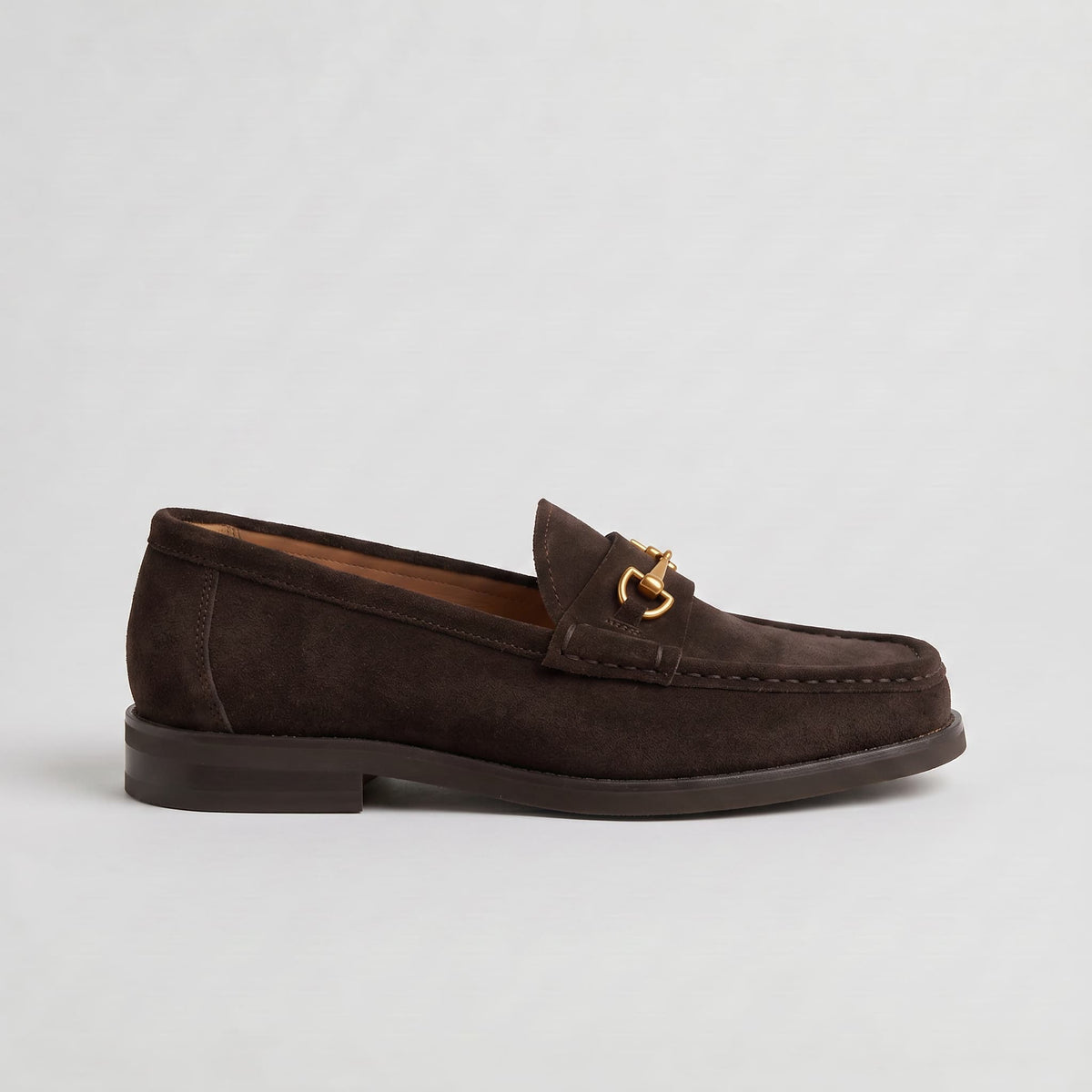 Mocassins de Camurça Ellison – Conforto Atemporal e Estilo Sofisticado