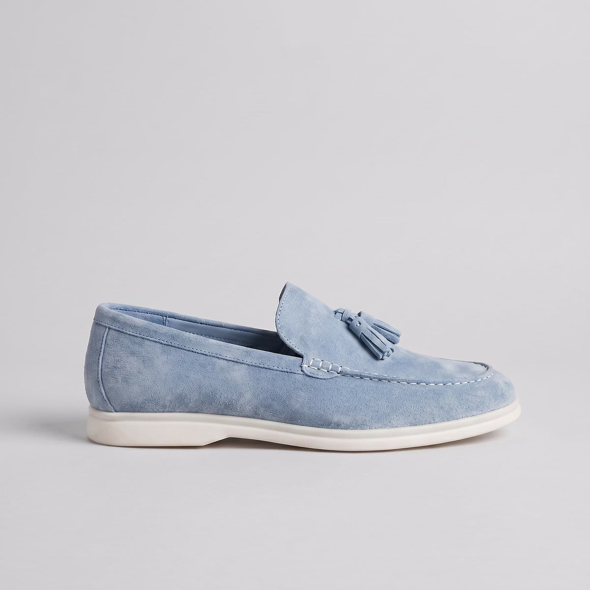 Mocassins de Camurça Capri – Conforto Atemporal e Estilo Sofisticado
