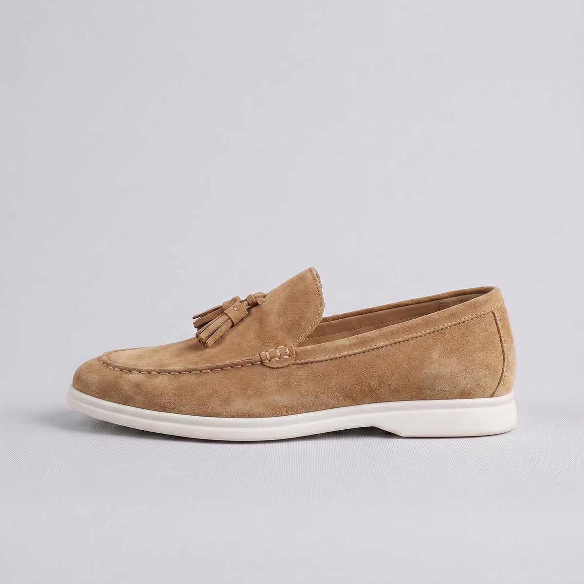 Mocassins de Camurça Capri – Conforto Atemporal e Estilo Sofisticado